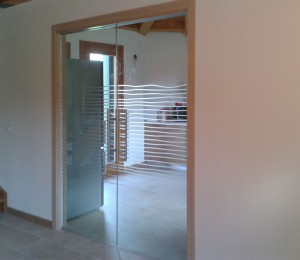 porte_tutto_vetro_scorrevoli_interno_muro_controtelaio_eclisse_scrigno_sabbiate_masniglione_acciauio_ale_sandra_alessandra_rosso_udine_pordenone_treviso (7)     
